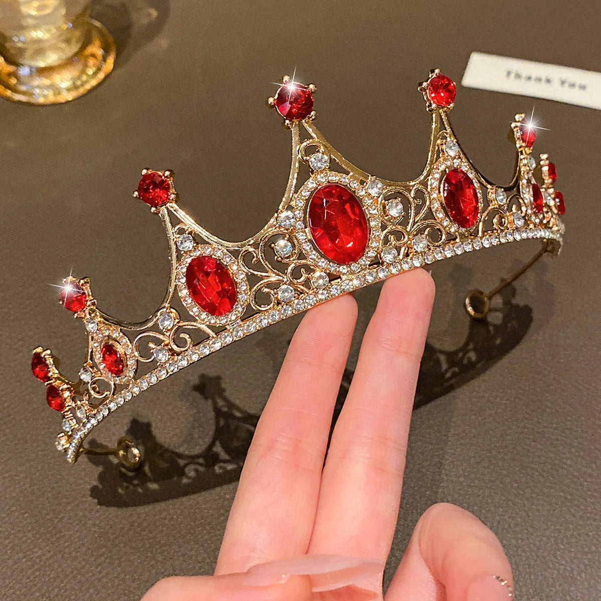 1 Large Crown Fashionable Temperament Crown Headband Sweet Wind Hair Accessory Suitable for Performances and Birthdays