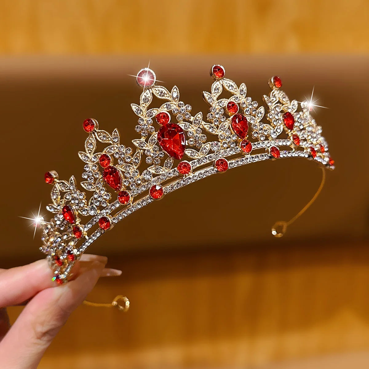 1 Large Crown Fashionable Temperament Crown Headband Sweet Wind Hair Accessory Suitable for Performances and Birthdays