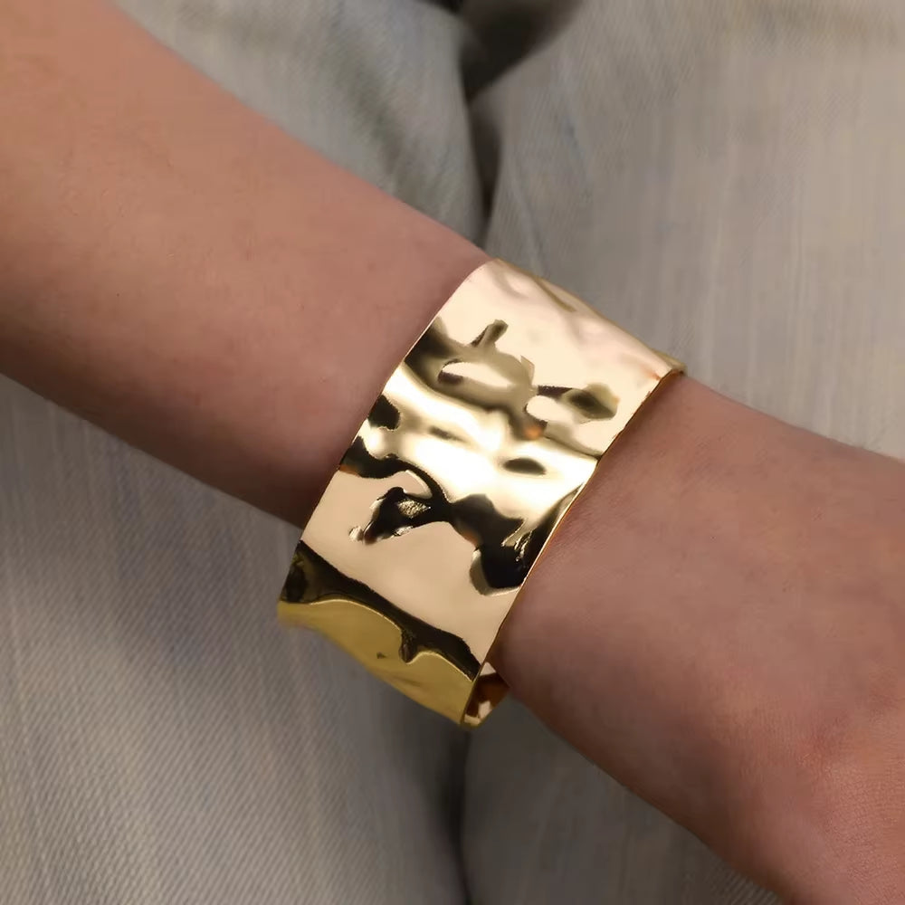 Exquisite Classic Bump Pattern Openning Bangles Bracelet for Women Cuff Bracelet Gold Color Stainless Steel Hand Ornament Gift