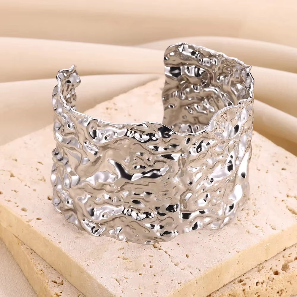 Exquisite Classic Bump Pattern Openning Bangles Bracelet for Women Cuff Bracelet Gold Color Stainless Steel Hand Ornament Gift