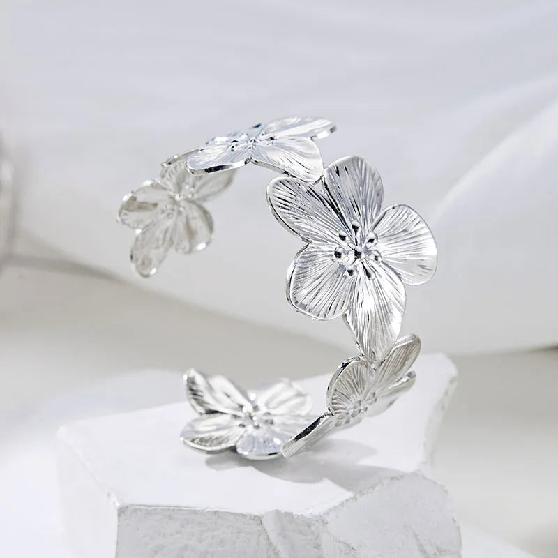 1PC Women'S Fashion Trendy Waterproof Stainless Steel Flower Bracelet Jewelry Date Travel Banquet Party Holiday Dressing Gift