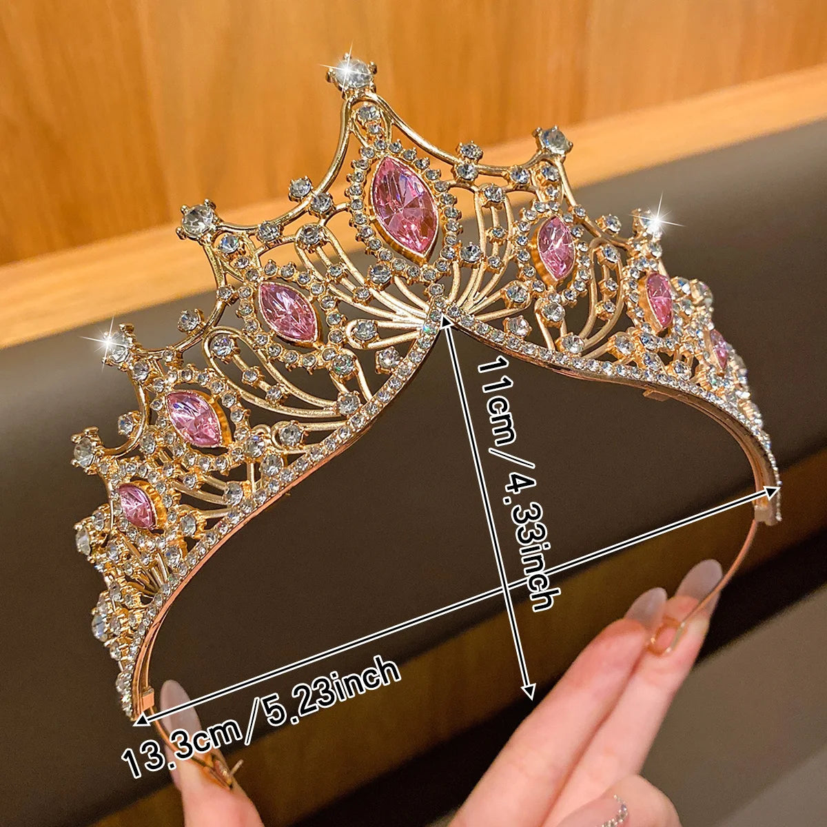 1 Large Crown Fashionable Temperament Crown Headband Sweet Wind Hair Accessory Suitable for Performances and Birthdays